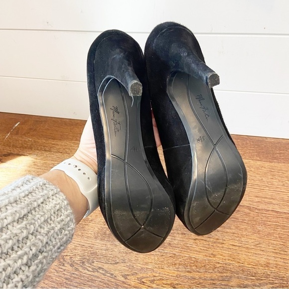Marc Fisher | Black Suede Rounded Toe Pumps Size 8.5 - Picture 5 of 12